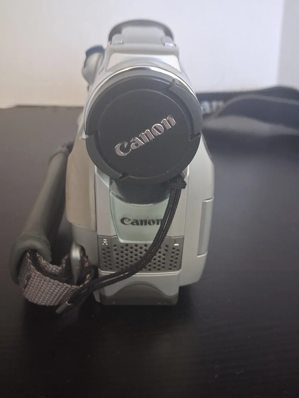 Canon ZR25MC Mini DV Camcorder w/ Bag, Batteries, and Cables TESTED